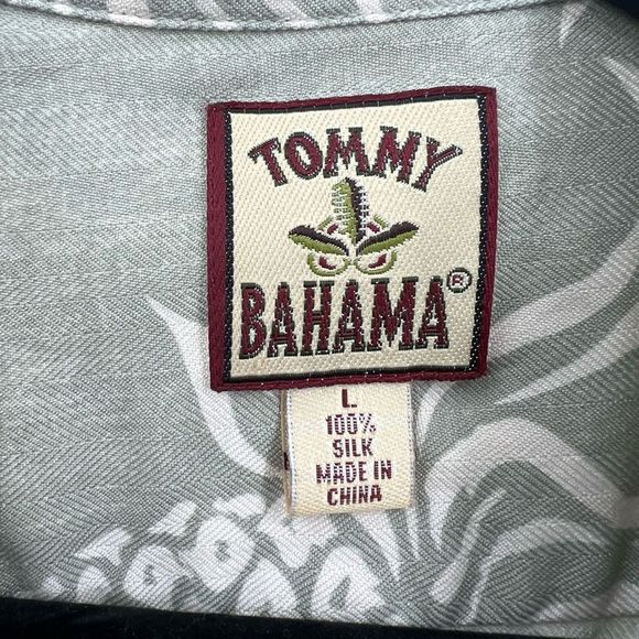 Tommy Bahama 100% Silk Pineapple Shirt - Picture 4 of 11